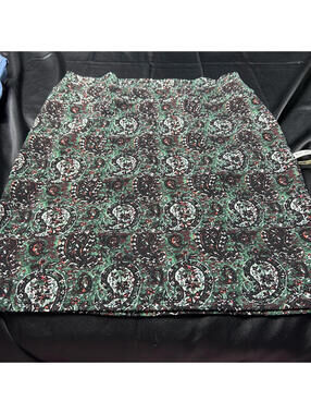 LuLaRoe Women’s Dark Green Floral Knee Length Skirt Red‎ Black White Size 3XL